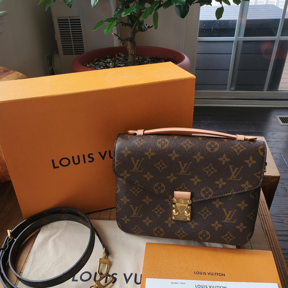 Louis Vuitton Pochette Metis